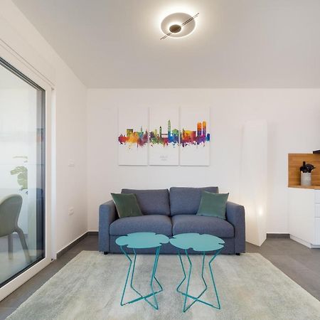 Luxury Apartment- Balcony- Private Rooftop And Jacuzzi- Common Pool โตรกีร์ ภายนอก รูปภาพ