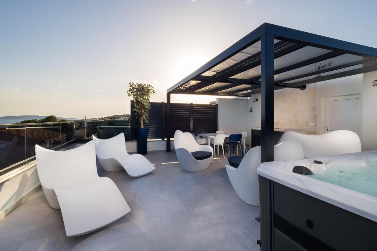 Luxury Apartment- Balcony- Private Rooftop And Jacuzzi- Common Pool โตรกีร์ ภายนอก รูปภาพ