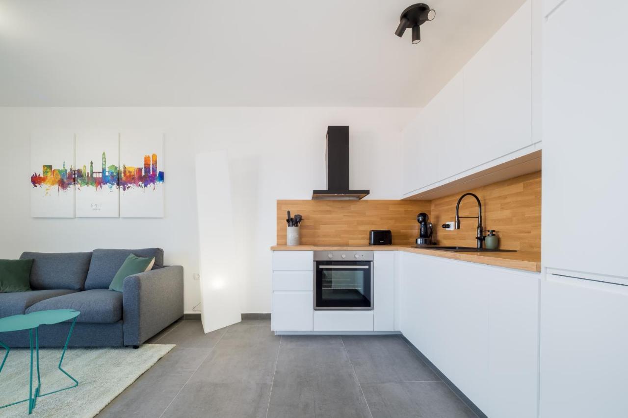 Luxury Apartment- Balcony- Private Rooftop And Jacuzzi- Common Pool โตรกีร์ ภายนอก รูปภาพ