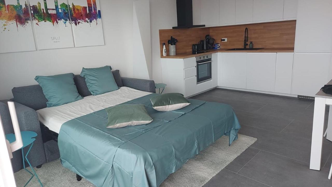 Luxury Apartment- Balcony- Private Rooftop And Jacuzzi- Common Pool โตรกีร์ ภายนอก รูปภาพ