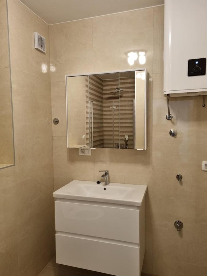 Luxury Apartment- Balcony- Private Rooftop And Jacuzzi- Common Pool โตรกีร์ ภายนอก รูปภาพ